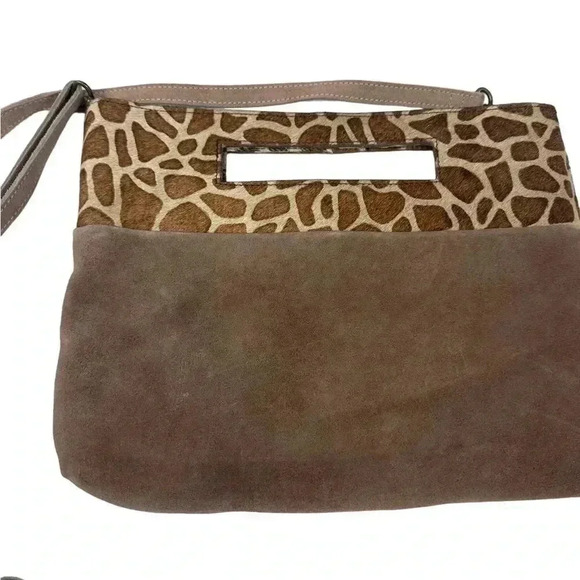 🔥Host Pick🔥NWT Anthropologie suede leather tan giraffe print Clutch with strap - Picture 3 of 10
